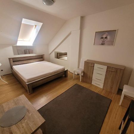 Apartments Zizkov B Прага Экстерьер фото